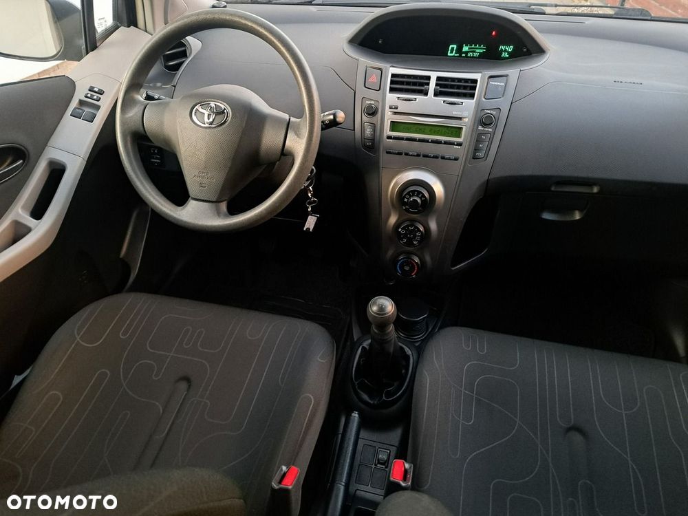 Toyota Yaris - 5