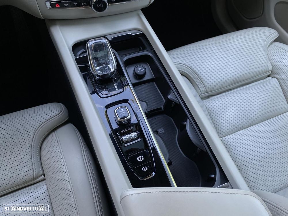 Volvo XC 60 2.0 T8 PHEV Inscription AWD - 28