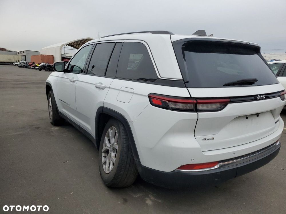 Jeep Grand Cherokee - 30