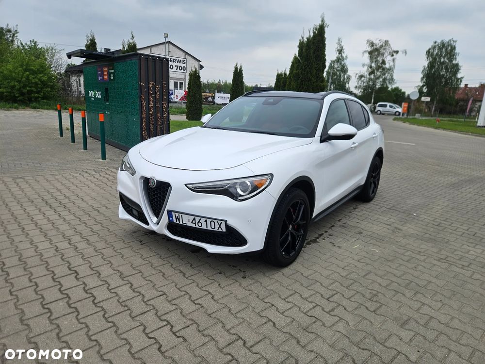 Alfa Romeo Stelvio 2.0 Turbo 16V AT8-Q4 Ti - 1