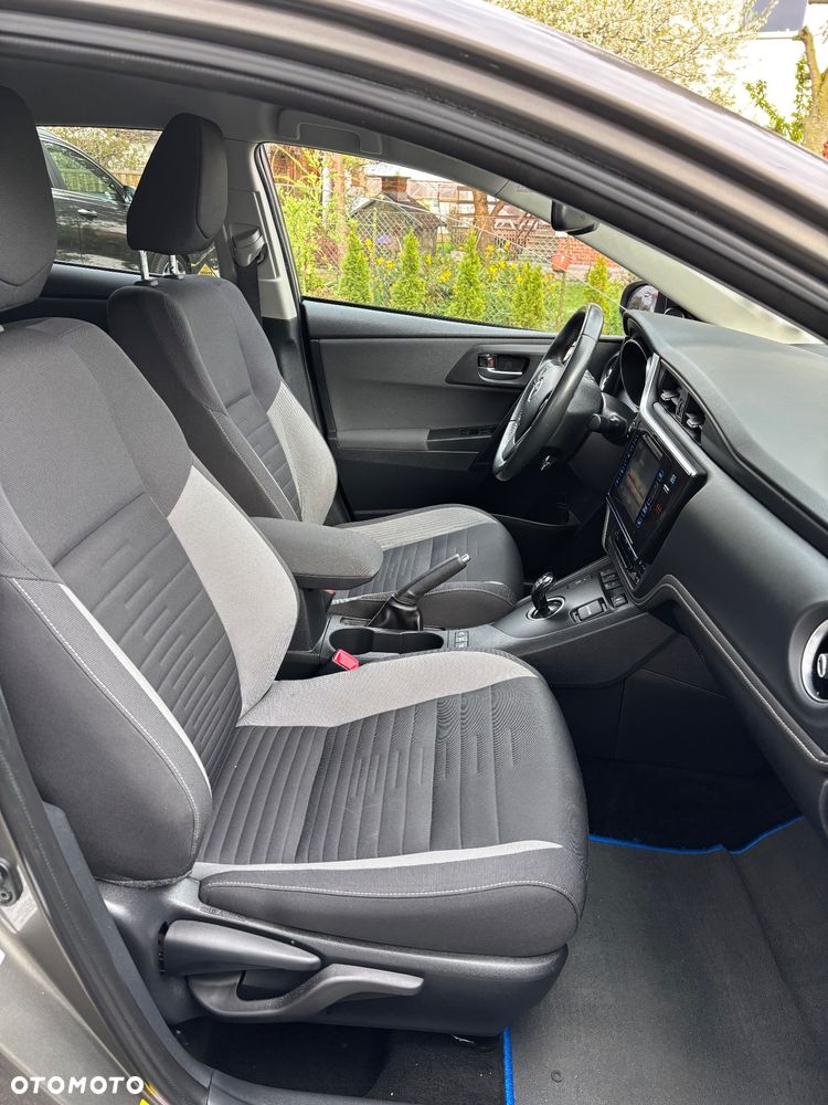 Toyota Auris 1.8 HSD Prestige NAVI - 18