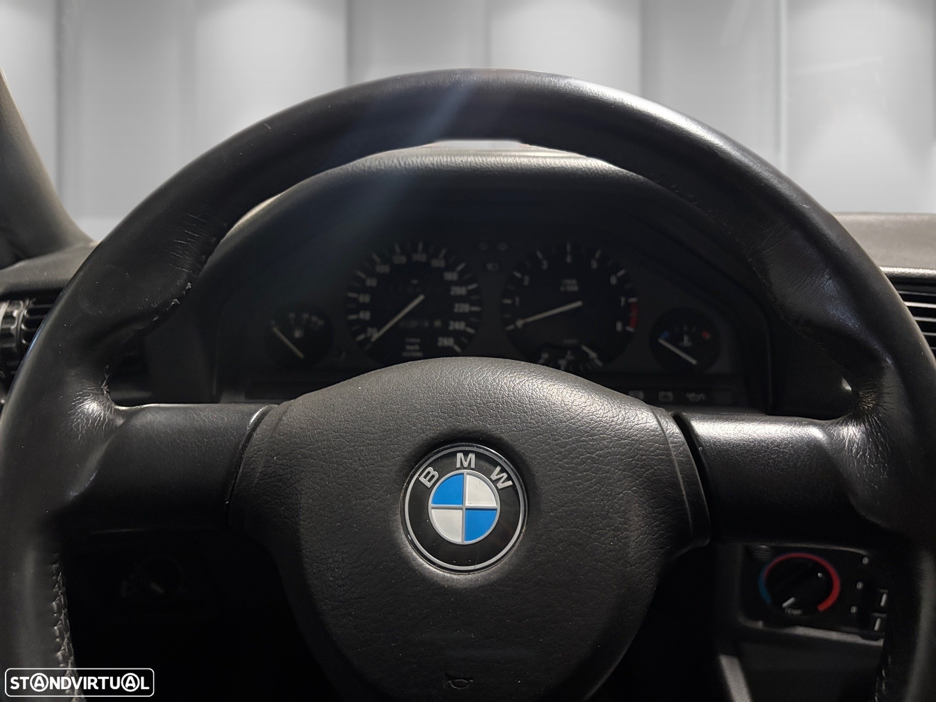 BMW 320 iS - 7