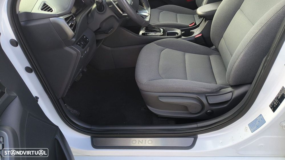 Hyundai Ioniq 1.6 GDI HEV - 13