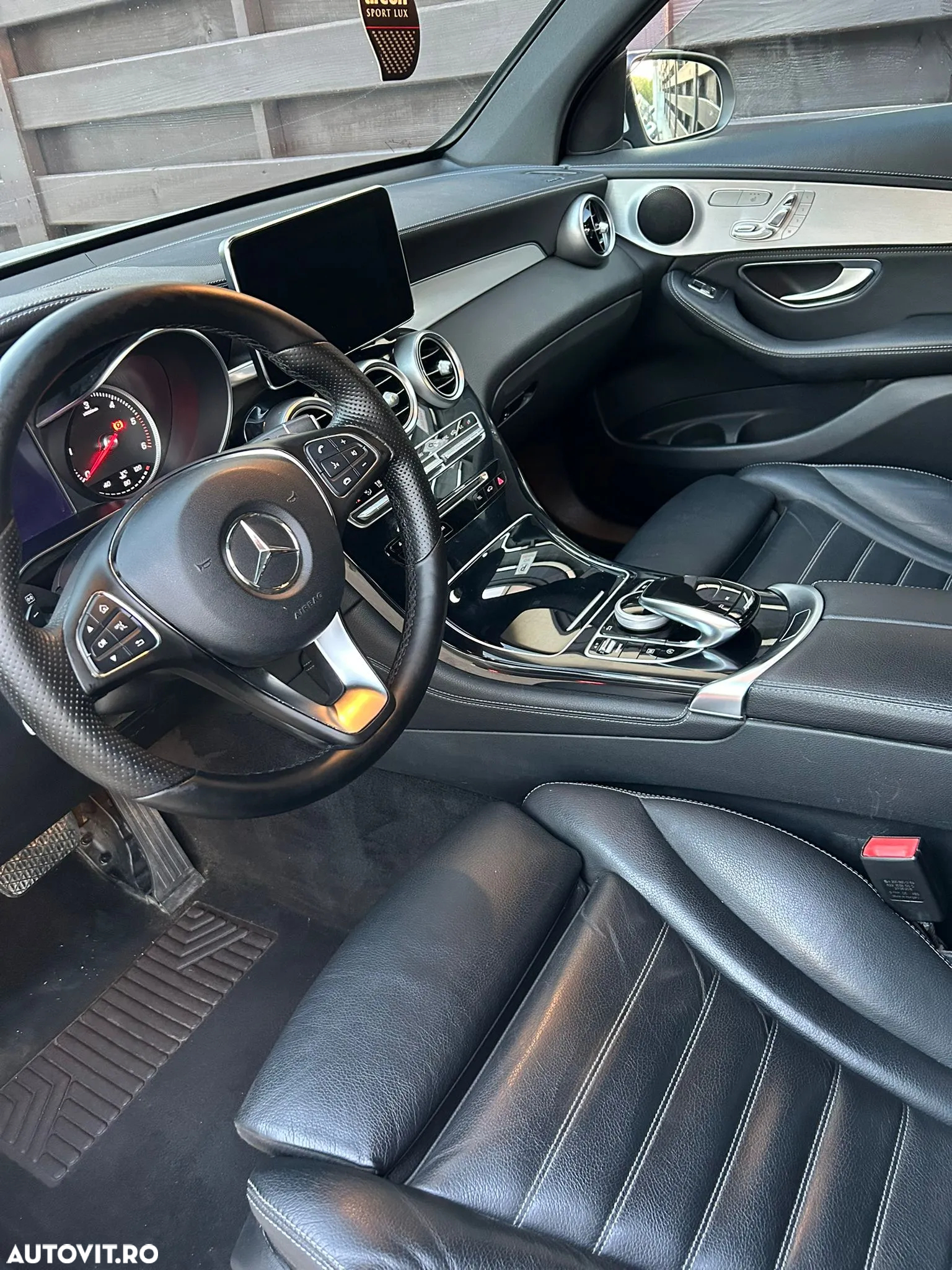Mercedes-Benz GLC 250 d 4MATIC - 13