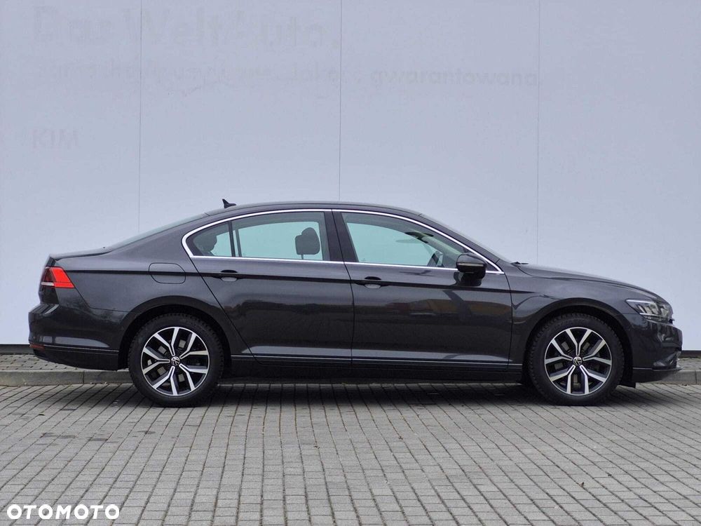 Volkswagen Passat - 4