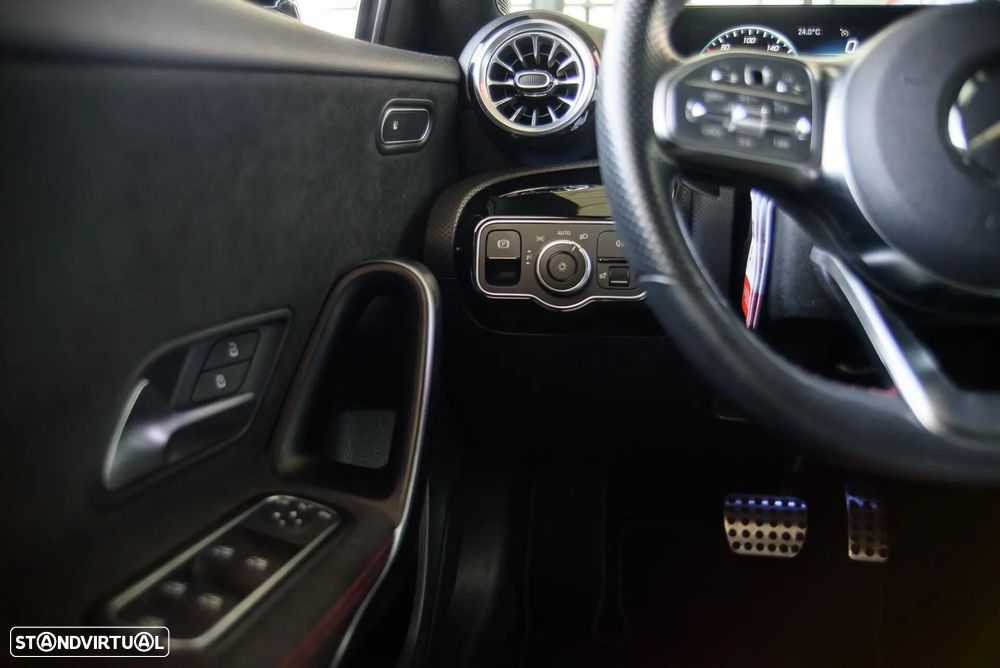 Mercedes-Benz A 180 d AMG Line - 30