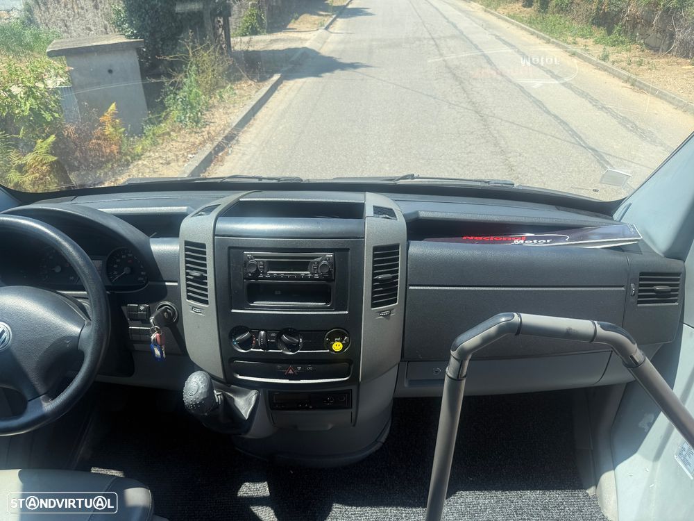 Volkswagen CRAFTER 2.5 TDI MINI BUS 16 Lugares - 8