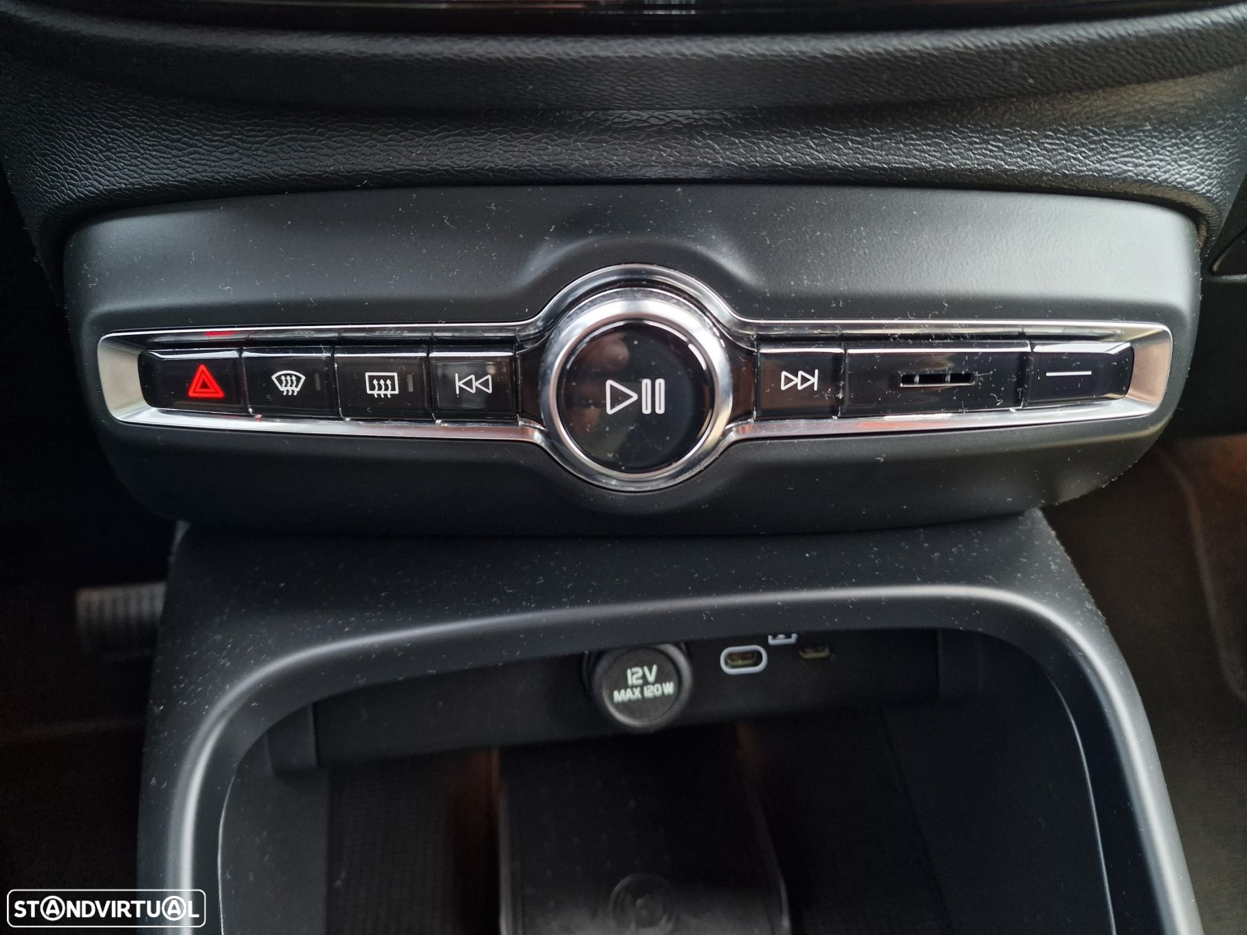 Volvo XC 40 Recharge Core - 31