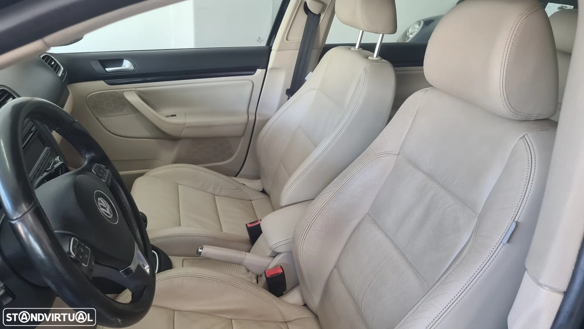 VW Golf Variant 1.6 TDi Confortline - 14