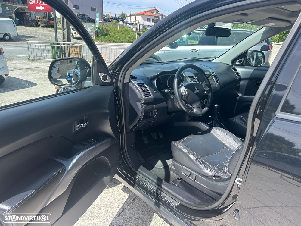 Mitsubishi Outlander 2.0 DI-D Intense+ 4WD - 7