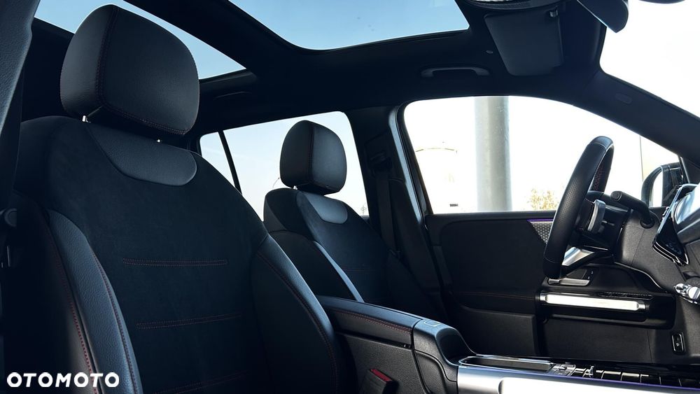 Mercedes-Benz GLB - 24