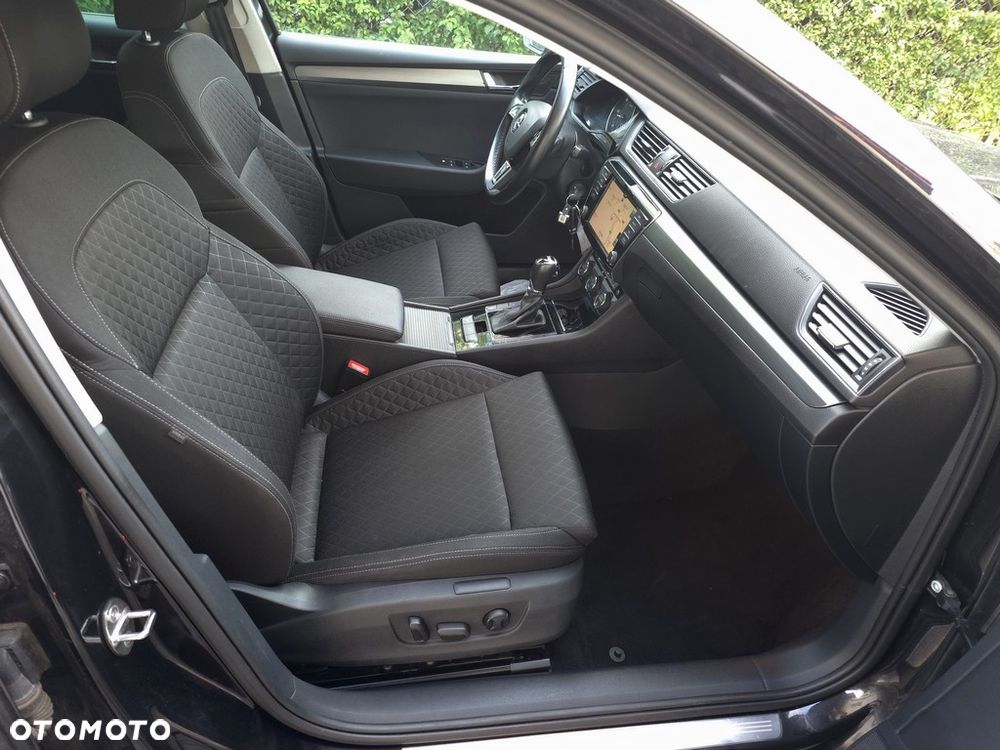 Skoda Superb 2.0 TDI Style DSG - 6
