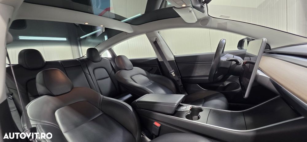 Tesla Model 3 - 21