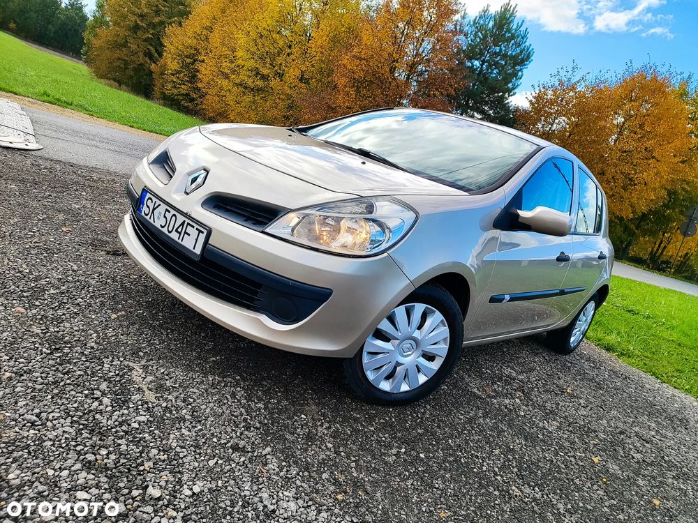 Renault Clio 1.2 16V Campus - 9