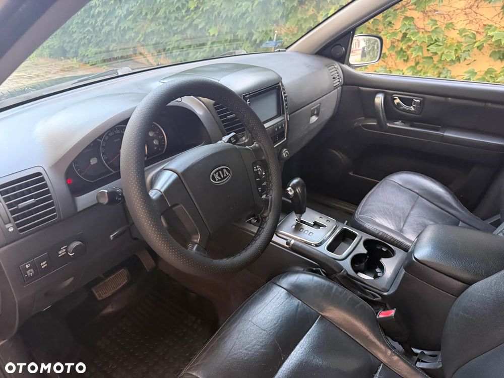 Kia Sorento 3.3 V6 LX - 11