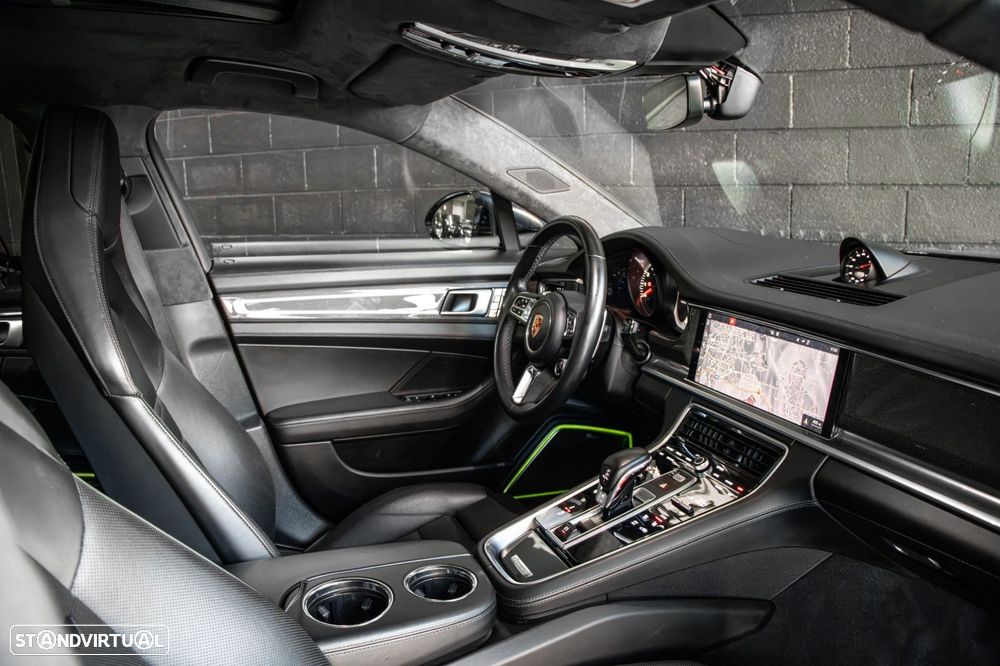 Porsche Panamera Sport Turismo - 18