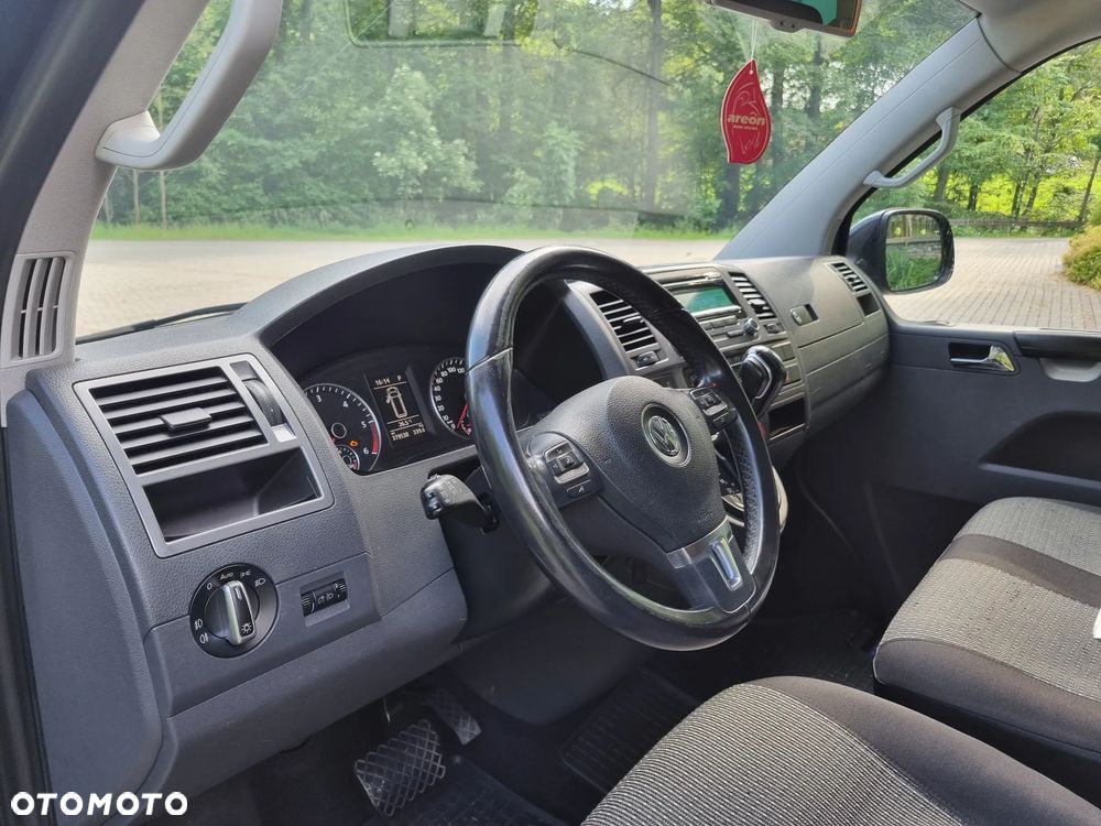 Volkswagen Caravelle - 22