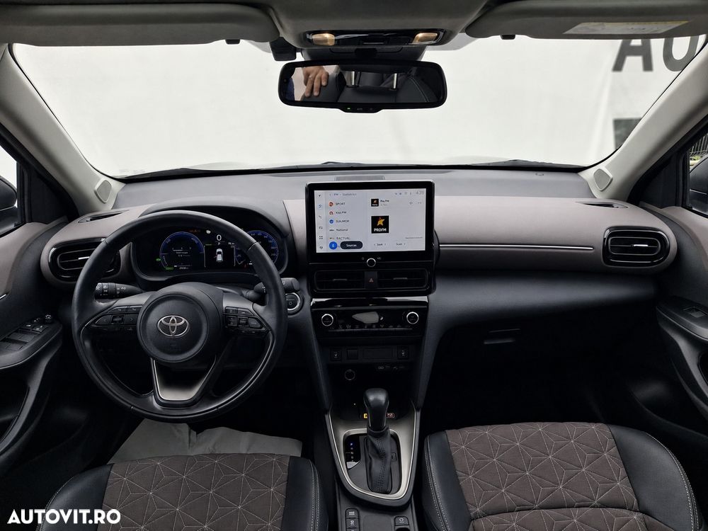 Toyota Yaris Cross 1.5 VVT-i HSD 4x2 Exclusive Elegant - 15