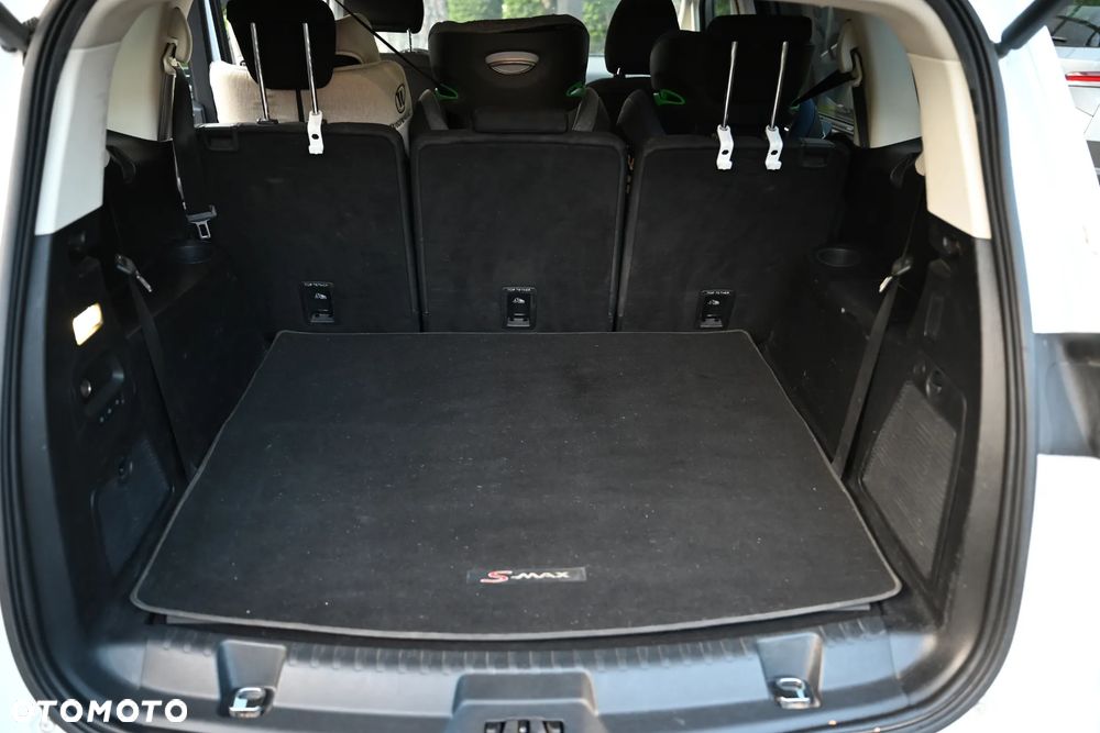 Ford S-Max 2.0 TDCi 4WD Titanium PowerShift - 24