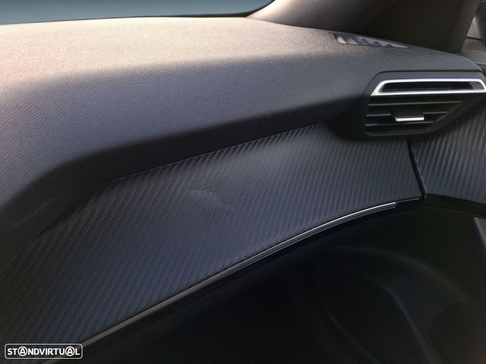 Peugeot 2008 1.2 Hybrid Allure e-DCS6 - 23