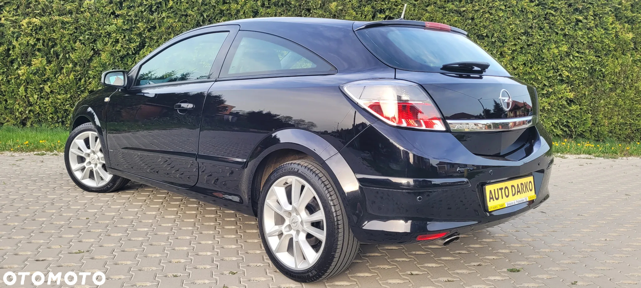 Opel Astra GTC 1.6 - 22