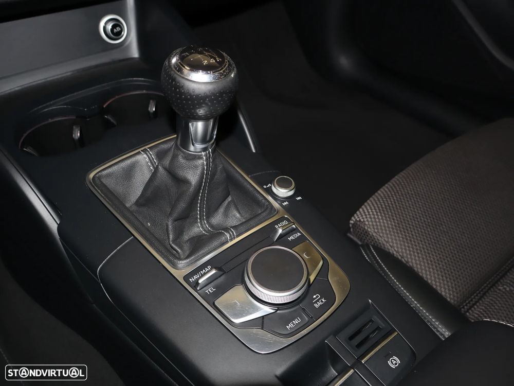 Audi A3 Sportback 1.6 TDI S-line - 27