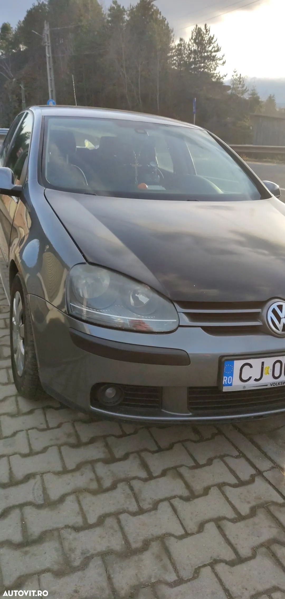 Volkswagen Golf - 1