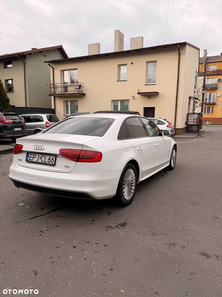 Audi A4 Limousine - 13