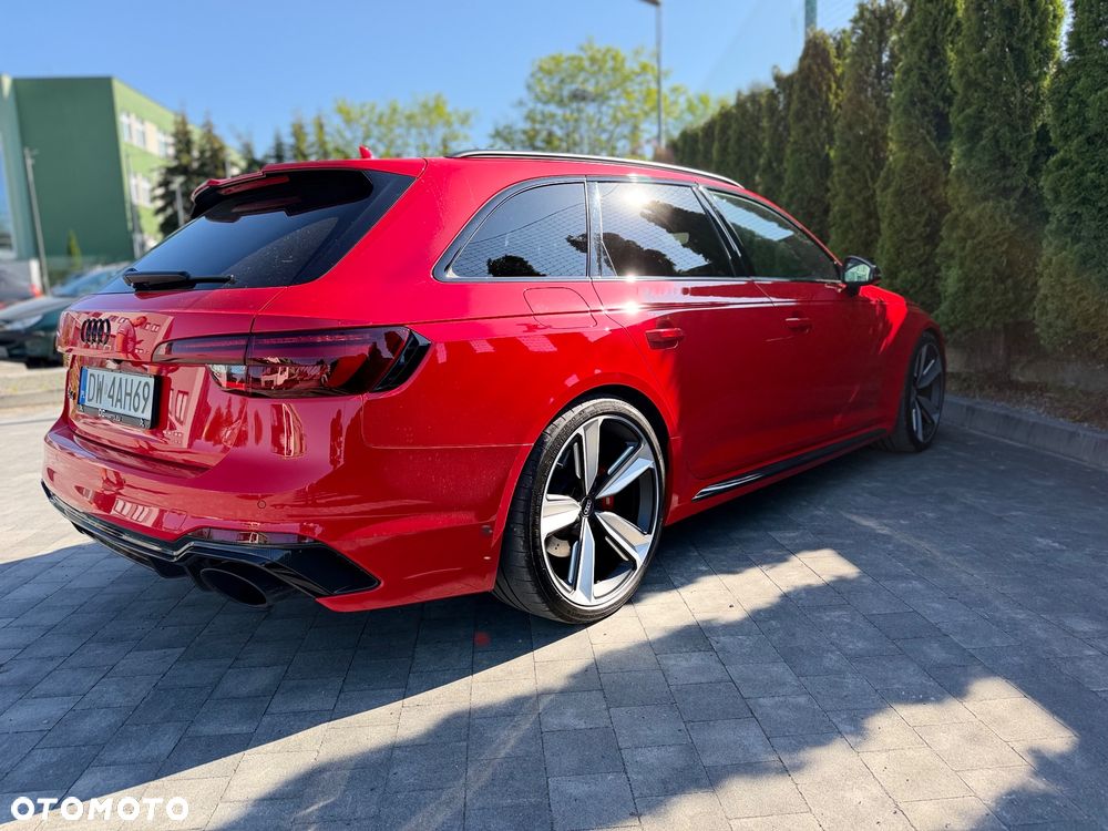 Audi RS4 Avant - 9