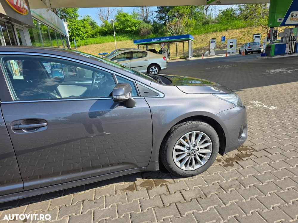 Toyota Avensis 1.8 Multidrive S Executive - 7