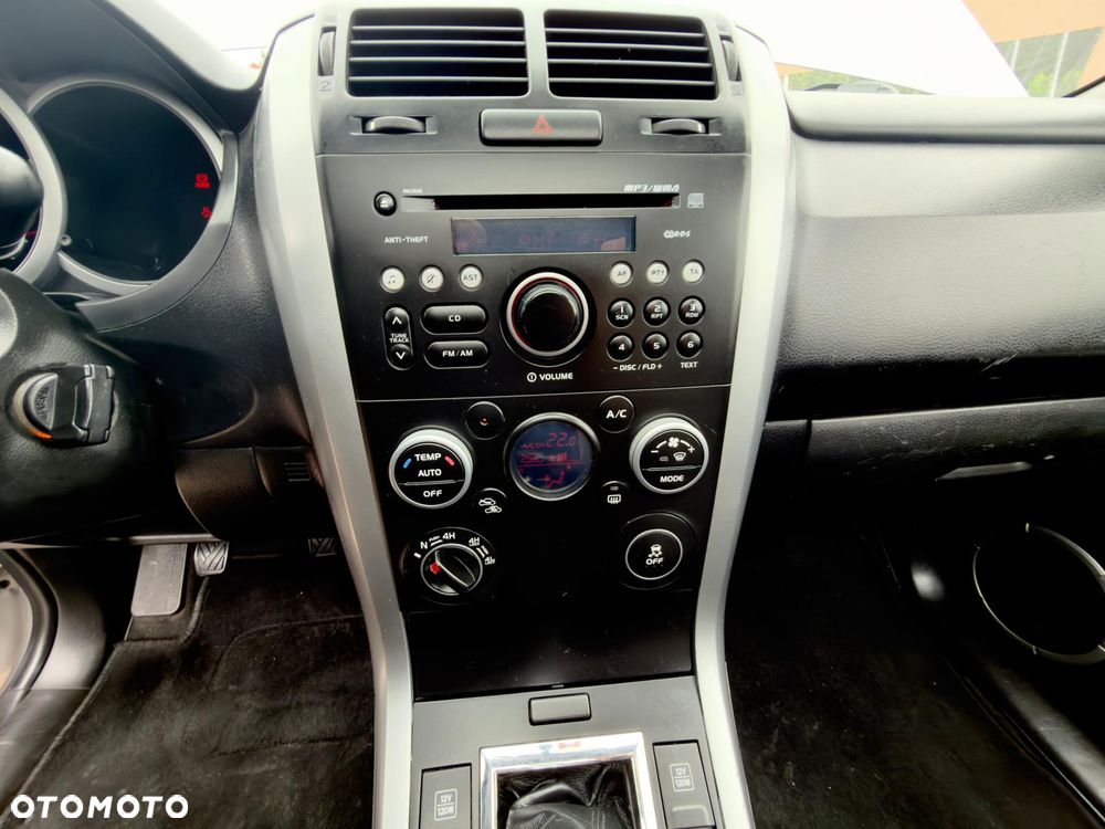 Suzuki Grand Vitara 2.4 Comfort+ - 29