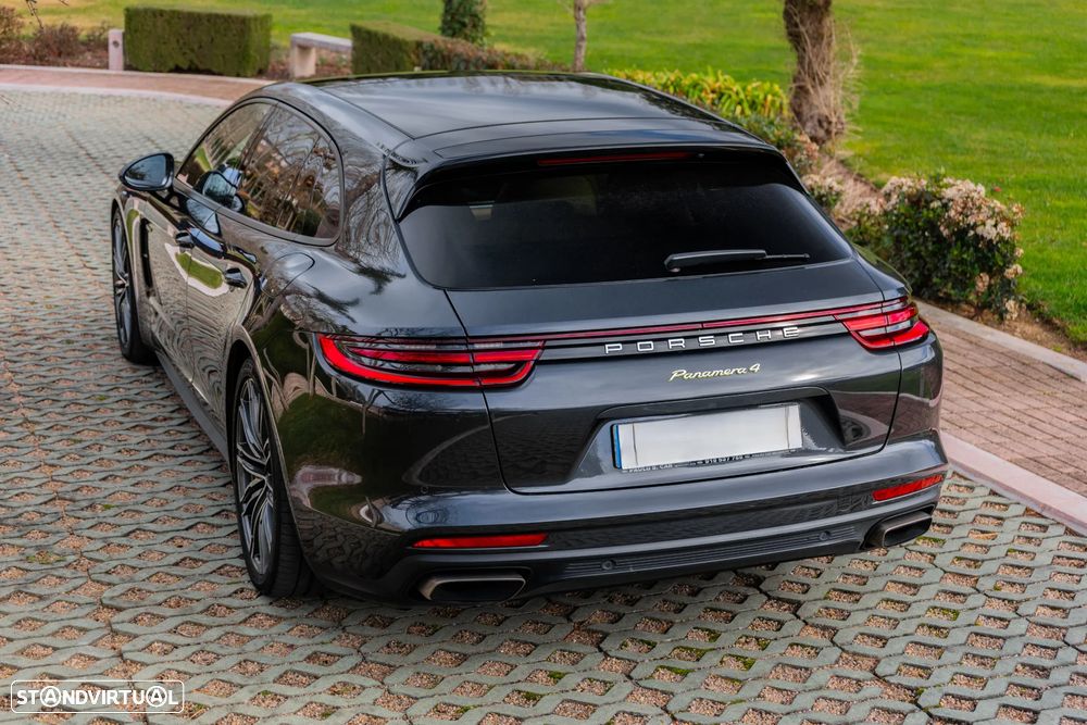Porsche Panamera Sport Turismo 4 E-Hybrid - 18