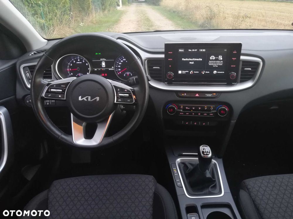Kia Ceed - 8