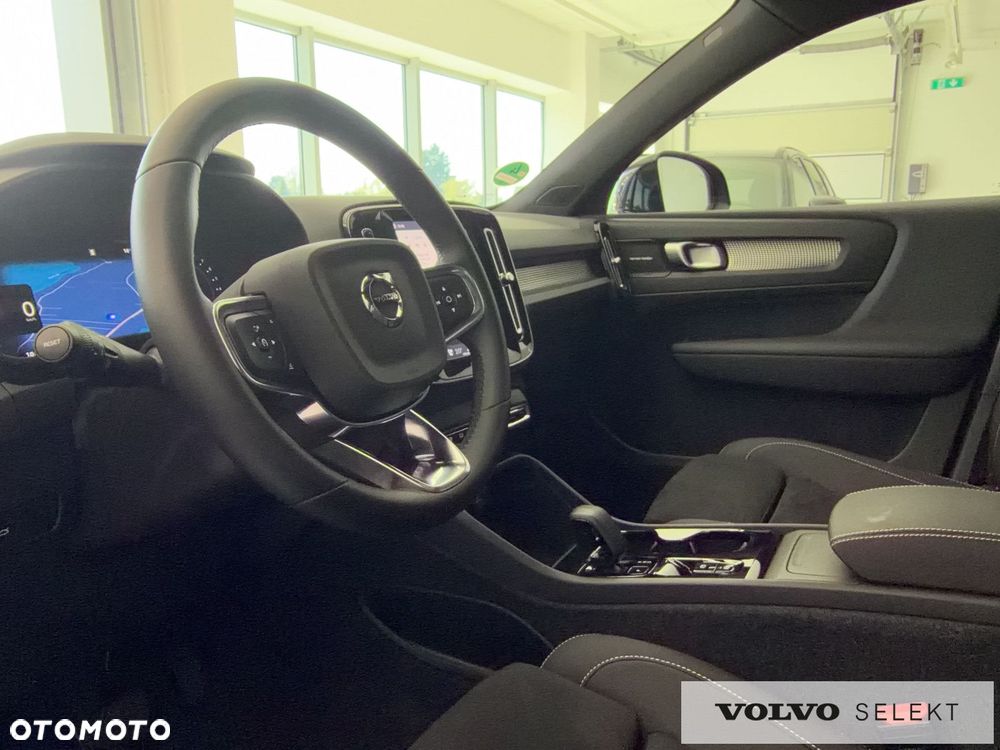 Volvo XC 40 B4 B DKG Ultra Black Edition - 11