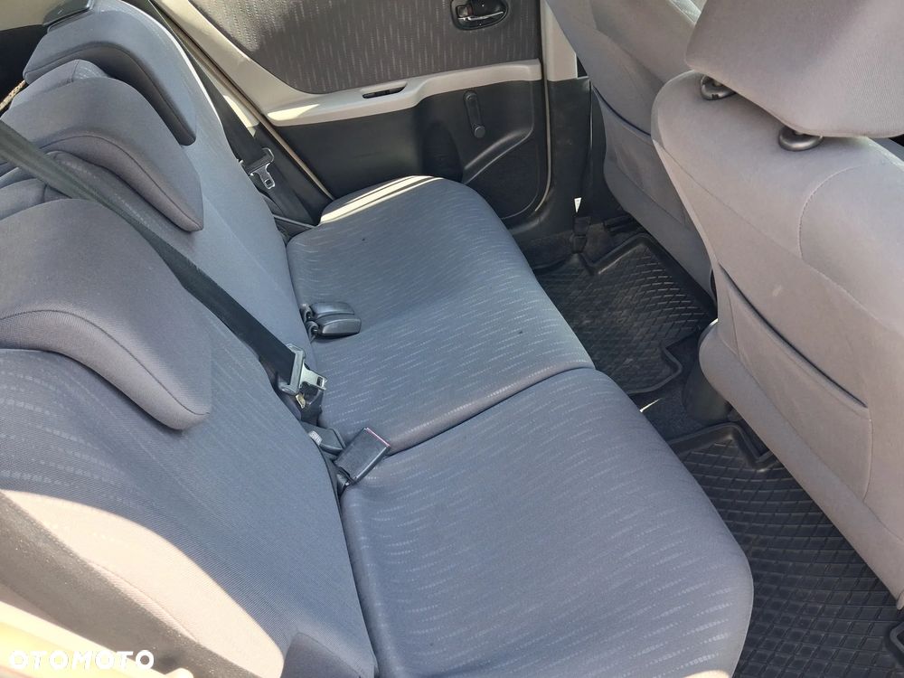 Toyota Yaris 1.33 Luna - 7