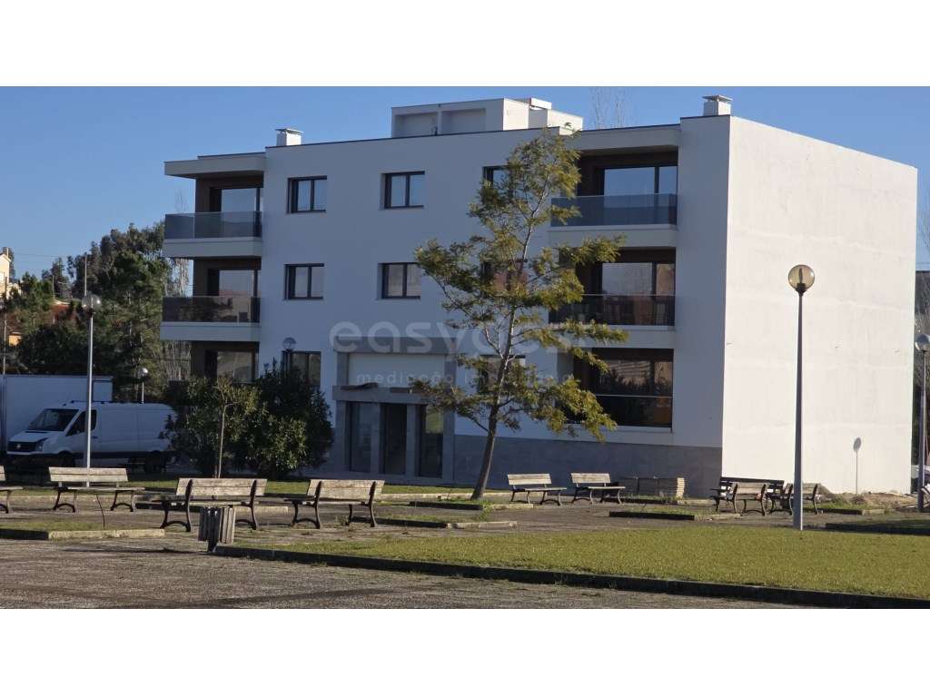 Apartamento T3 Moderno com box de garagem e espaço exterior no Amea... - Grande imagem: 2/24