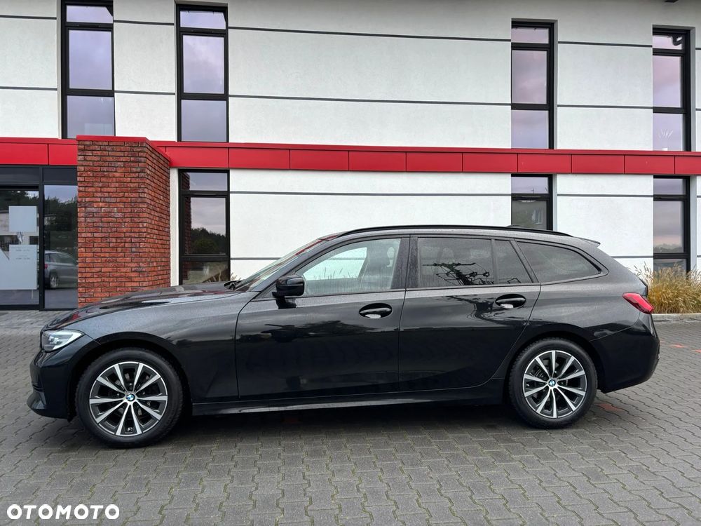 BMW Seria 3 318d Touring - 9