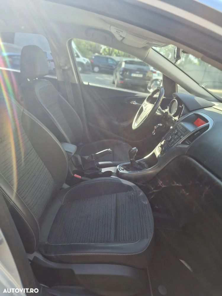 Opel Astra 1.4 Turbo ECOTEC Enjoy - 11