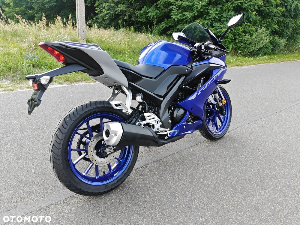 Yamaha YZF - 4