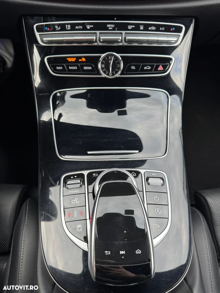 Mercedes-Benz E 53 AMG 4Matic T-Modell AMG Speedshift 9G-TCT - 28