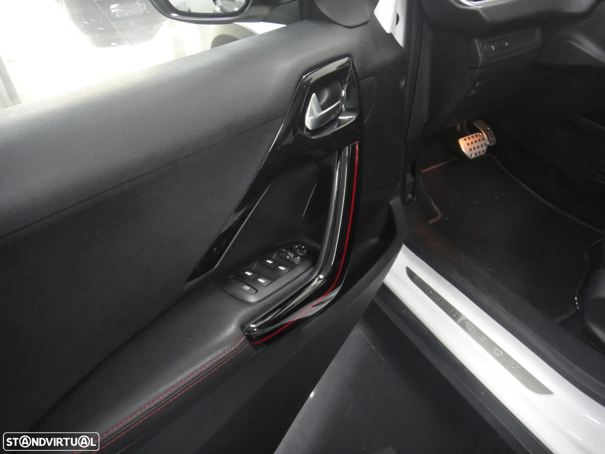 Peugeot 2008 1.2 PureTech GT Line EAT6 - 12