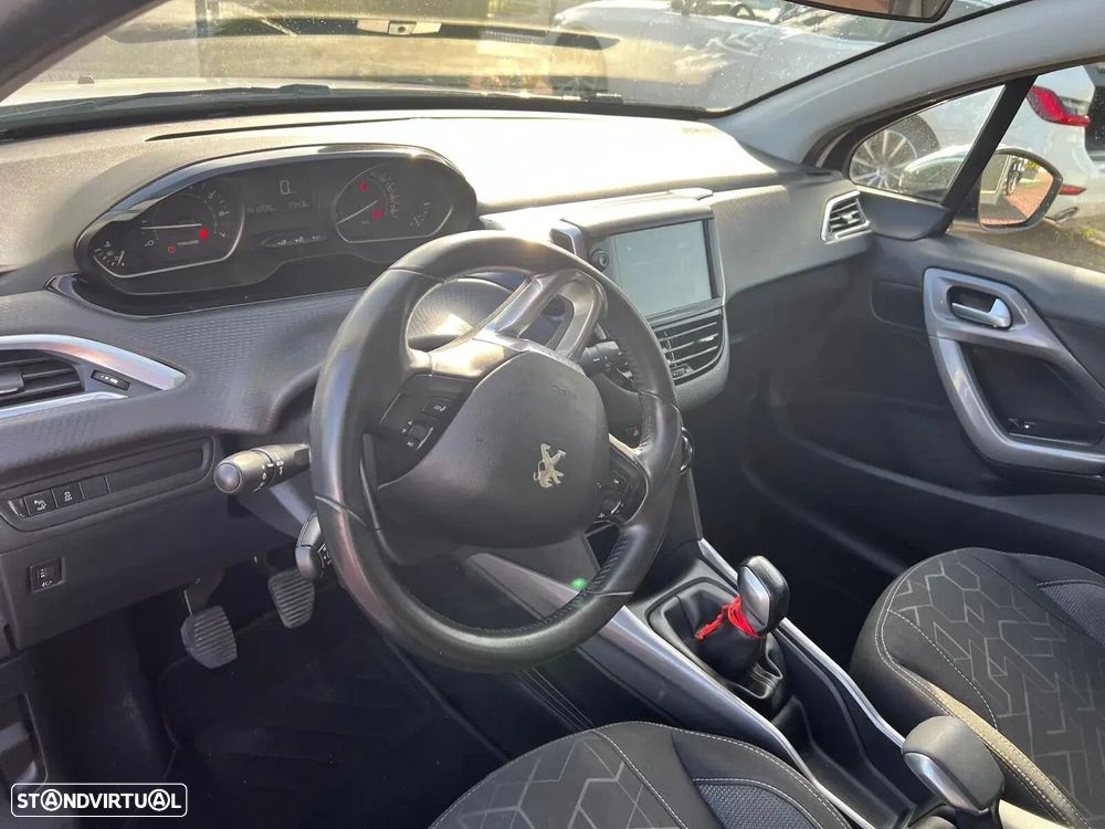 Peugeot 2008 - 9