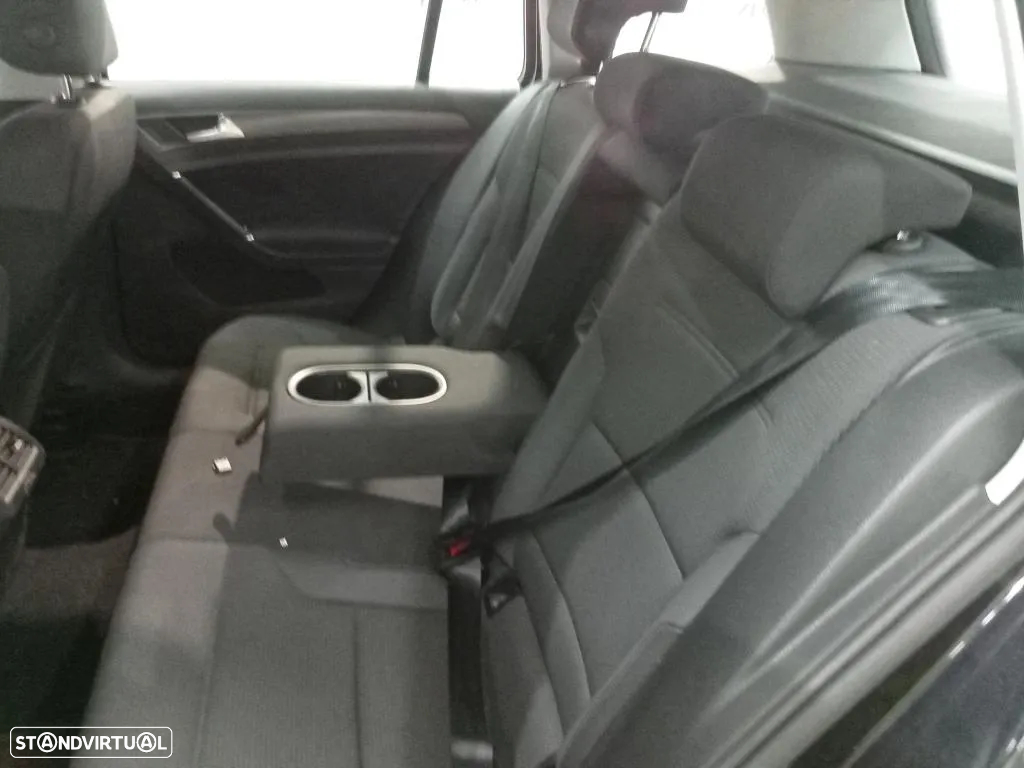 VW Golf Variant 1.6 TDi Confortline - 11