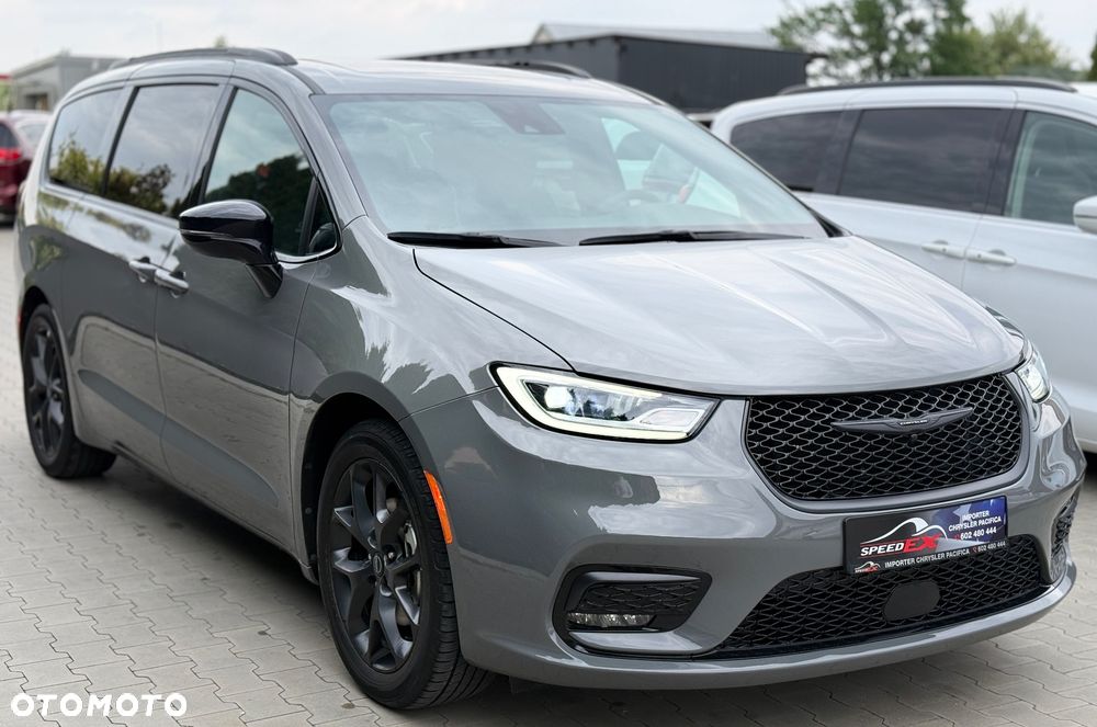 Chrysler Pacifica - 5