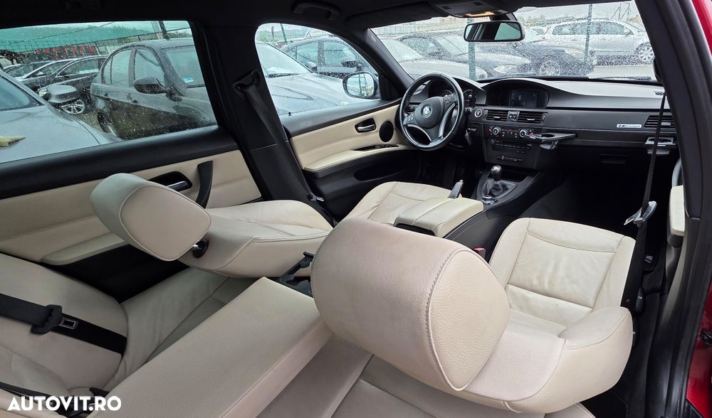 BMW Seria 3 320d EfficientDynamics Edition - 24