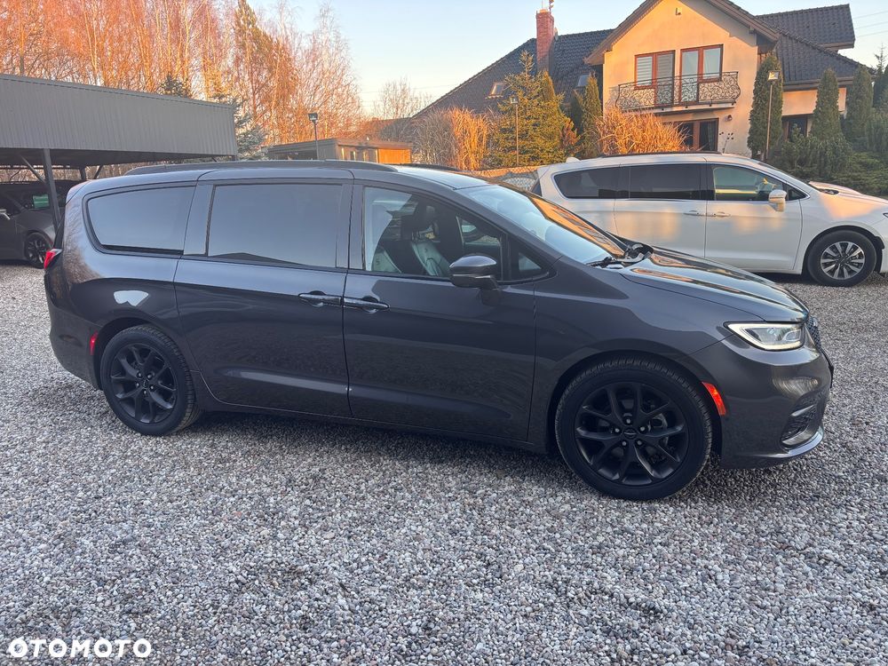 Chrysler Pacifica - 3