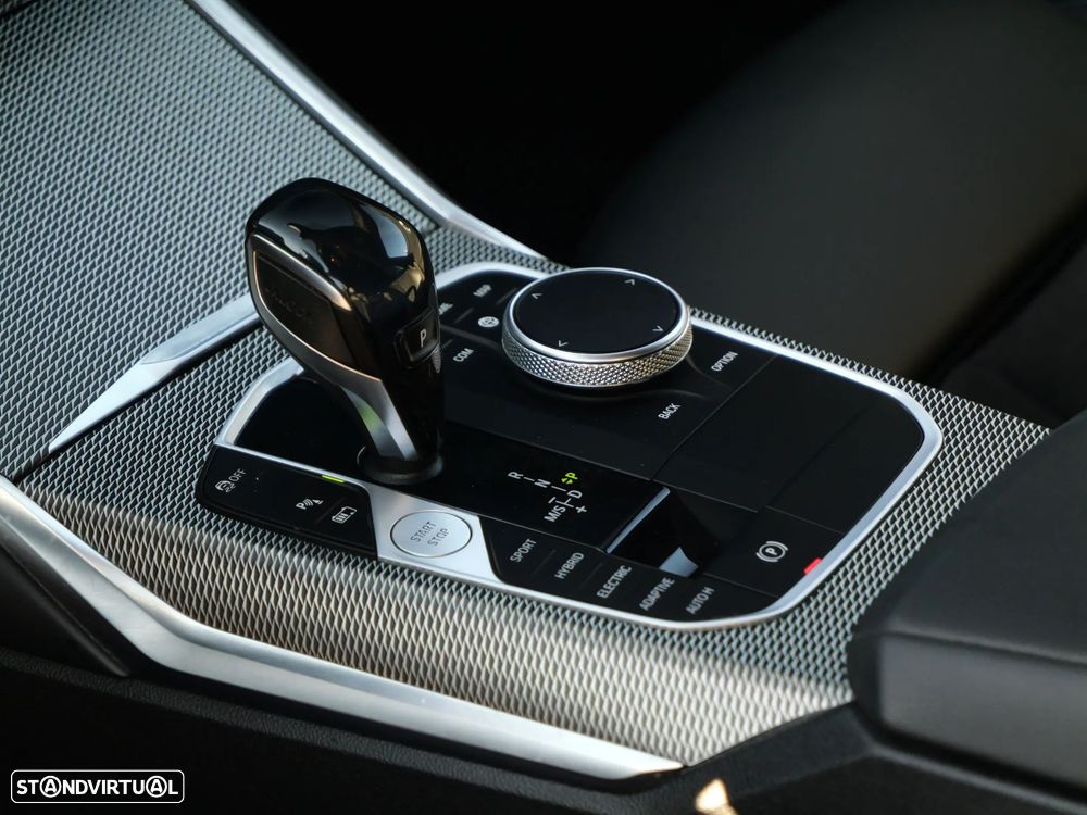 BMW 330 e Pack Desportivo M Auto - 11