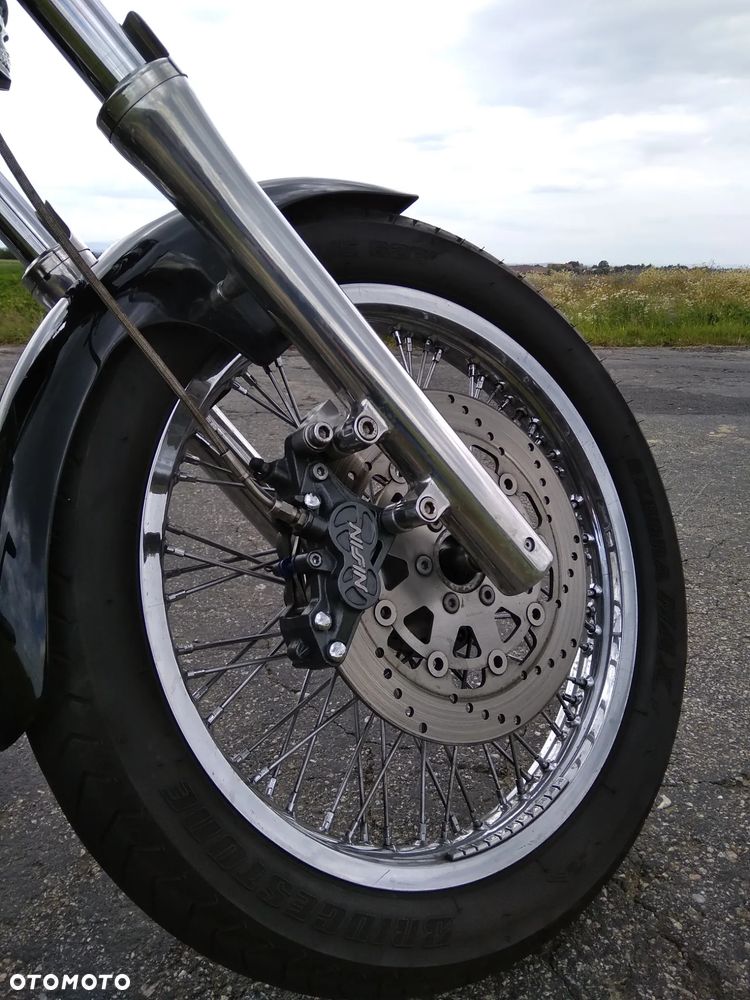 Suzuki Intruder - 9