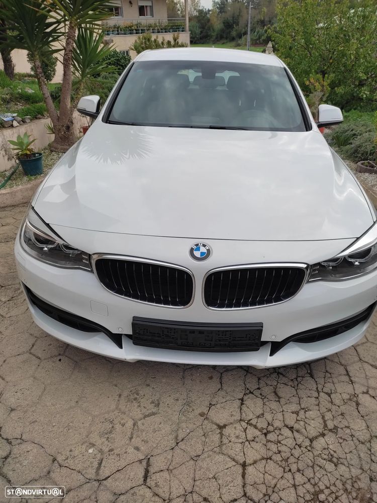 BMW 318 Gran Turismo d Sport Line - 1