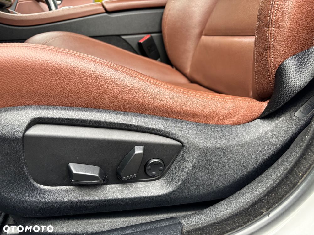 BMW Seria 5 520d Luxury Line - 24